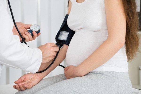 Tăng huyết áp khi mang thai có đáng lo?