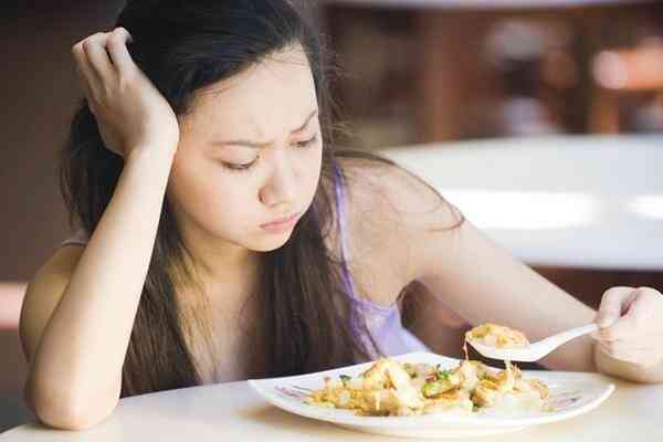 Nặng mặt buổi sáng do đâu?