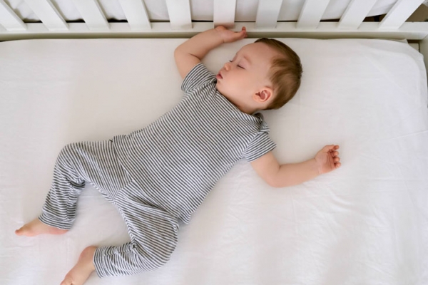 Trẻ sơ sinh ngủ nhiều có đáng lo?